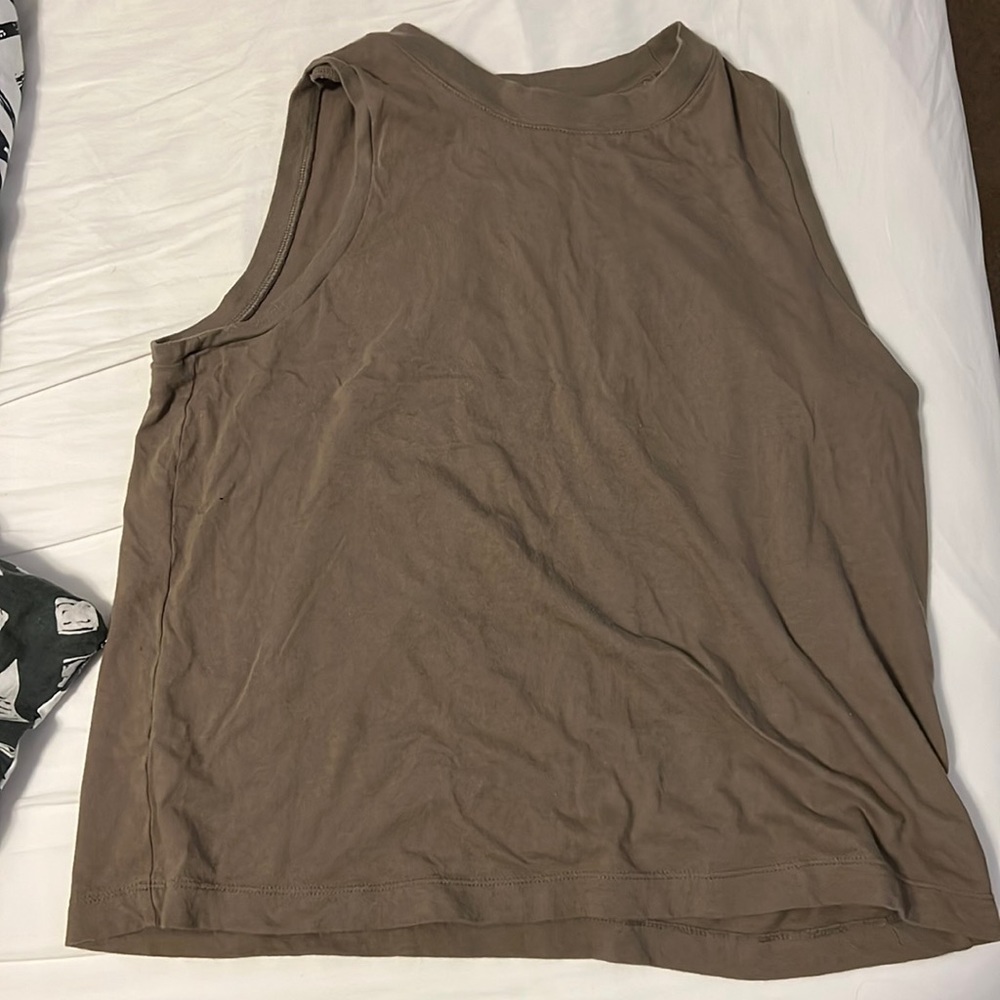 brown shirt
